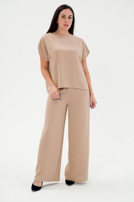Костюм женский из туники и брюк палаццо из жатки Диана бежевый Костюм женский из туники и брюк палаццо из жатки Диана бежевый