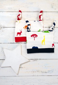 Шапочка из интерлока Happy Zoo пояс красный