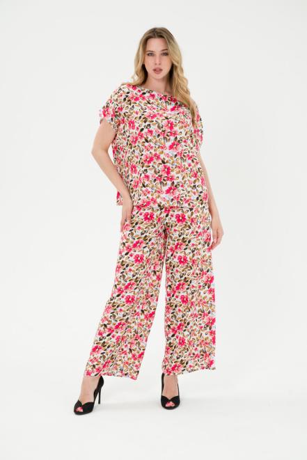 Костюм женский из туники и брюк штапель Диана цветы на белом Костюм женский из туники и брюк штапель Диана цветы на белом